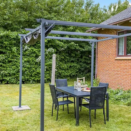 Hiarni - 12km From The Sea By Interhome