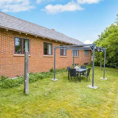 Hiarni - 12km From The Sea By Interhome